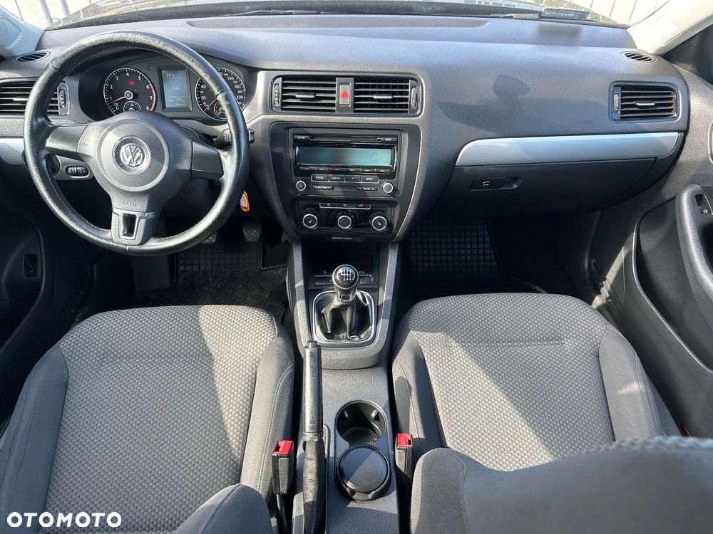 Volkswagen Jetta 1.2 TSI Trendline - 25