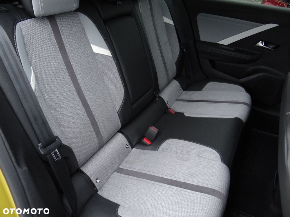 Opel Astra VI 1.2 T Elegance S&S - 17