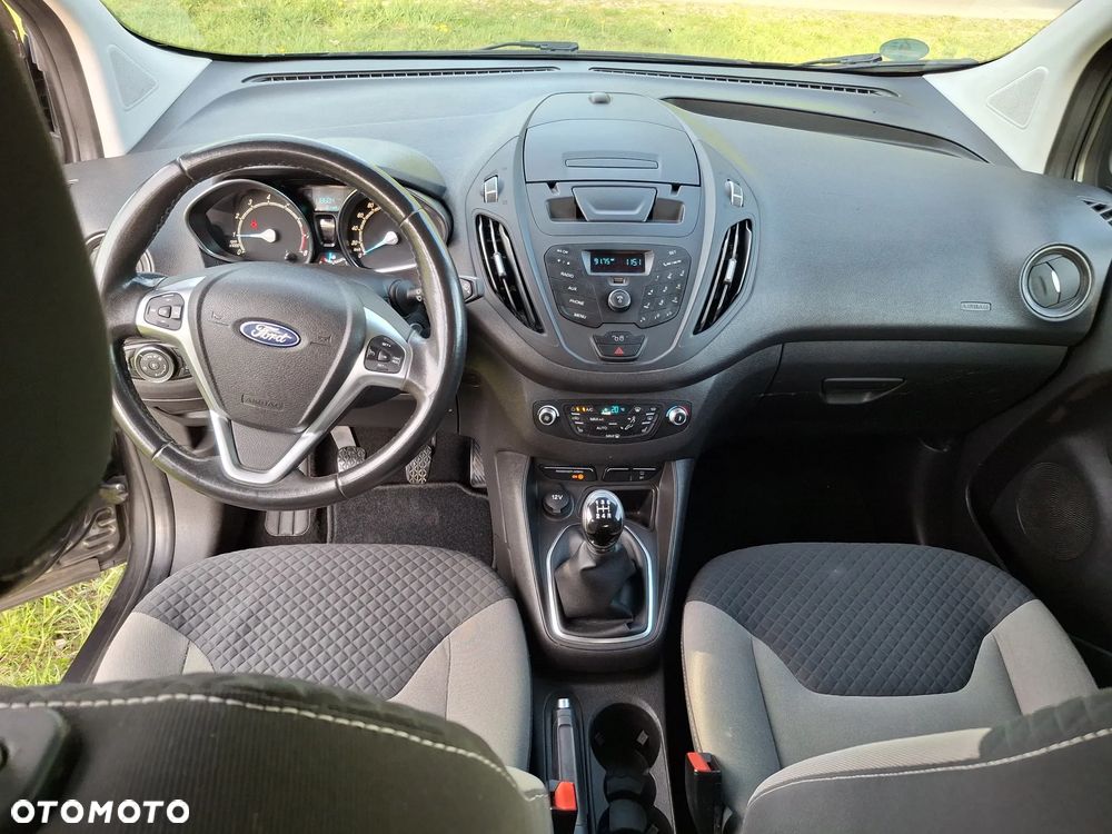Ford Tourneo Courier 1.0 EcoBoost Titanium - 17