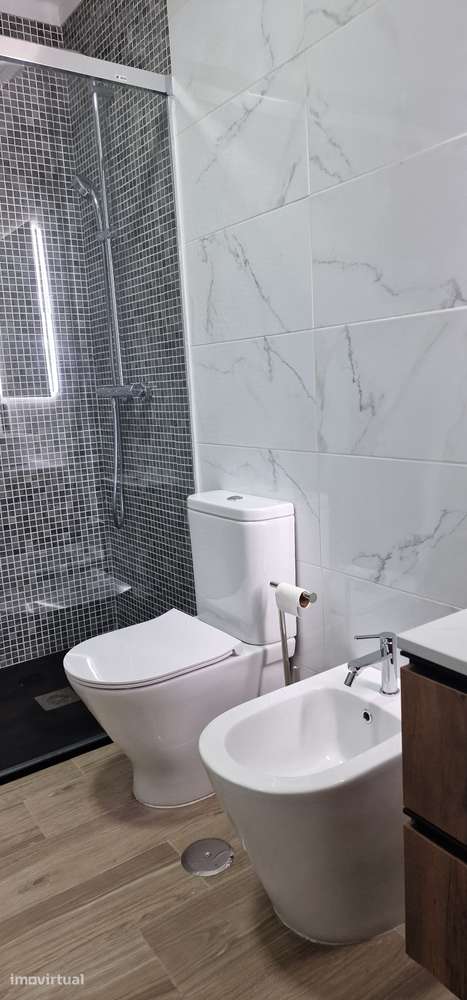 Excelente Quarto com Varanda privada junto do Bragaparque - Grande imagem: 5/12