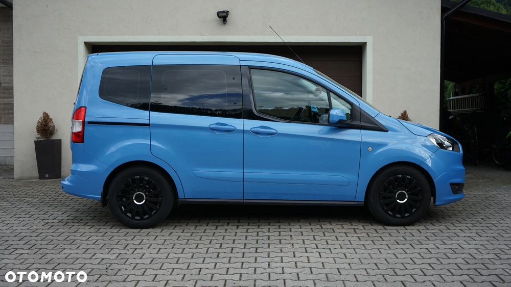 Ford Tourneo Courier - 16