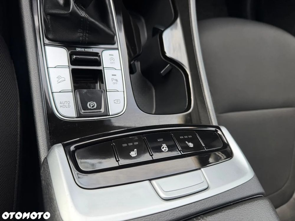 Hyundai Tucson 1.6 T-GDi 48V-Hybrid 2WD DCT Select - 17