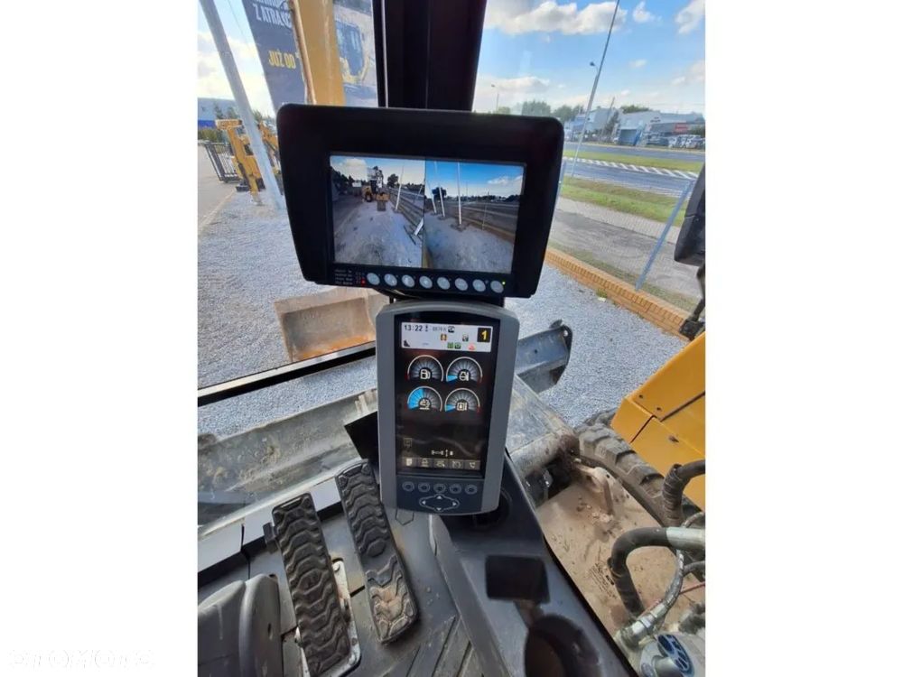 Caterpillar M318F - 10