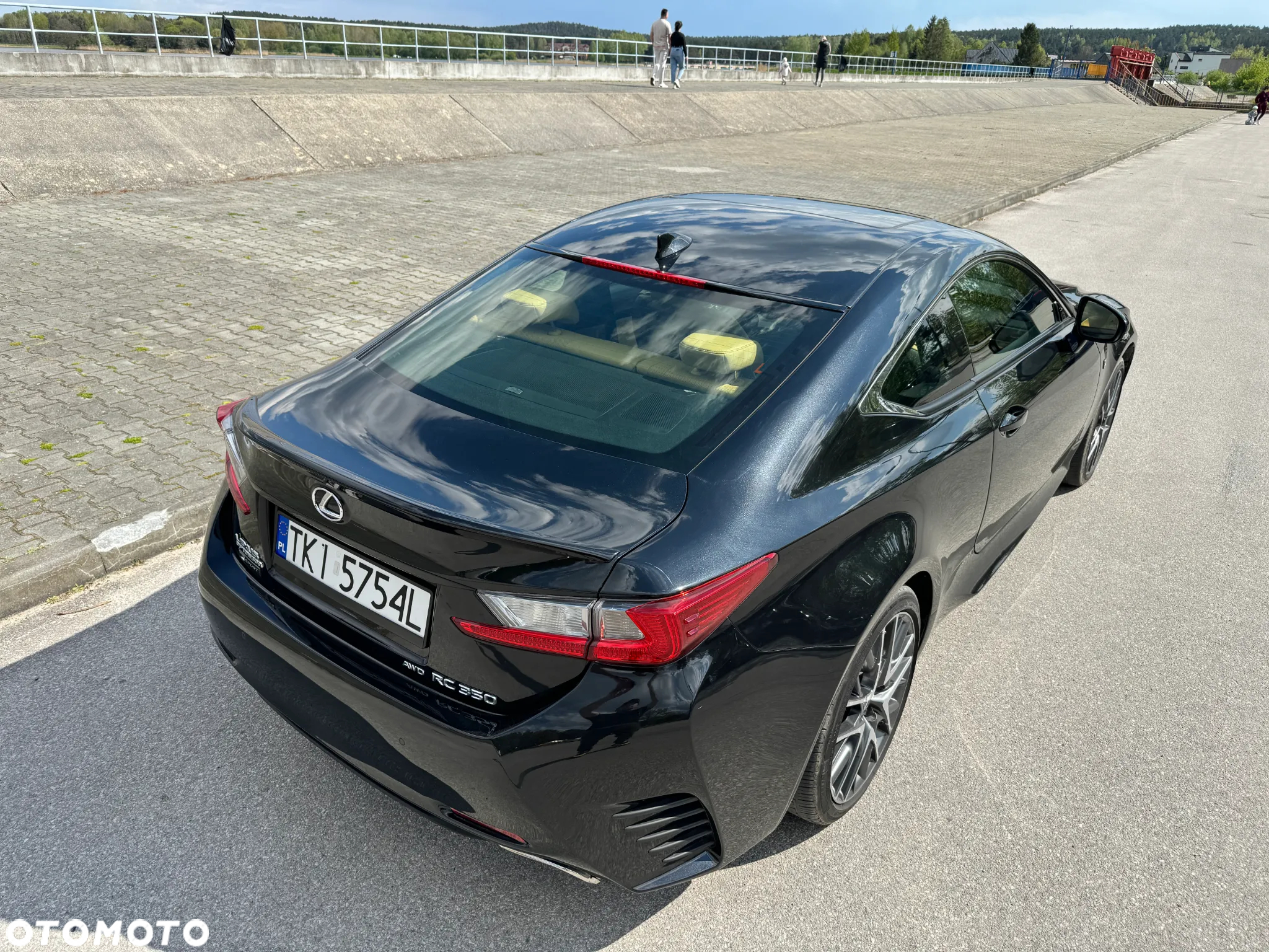 Lexus RC - 9