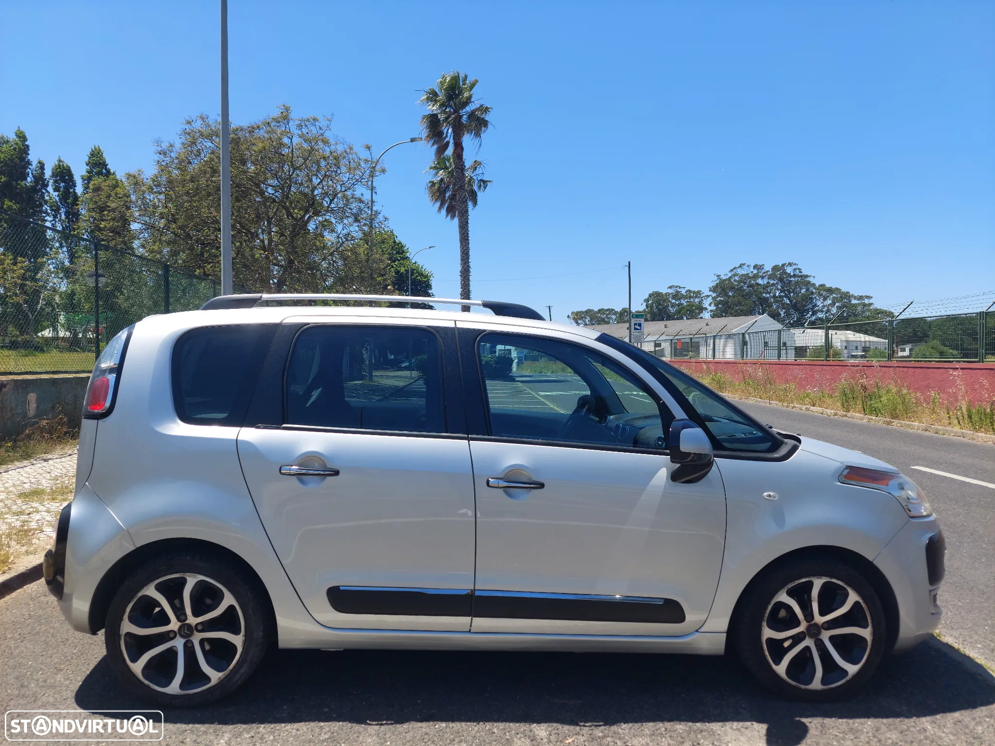 Citroën C3 Picasso 1.6 HDi Exclusive Airdream - 4