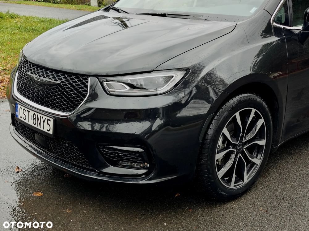 Chrysler Pacifica - 2