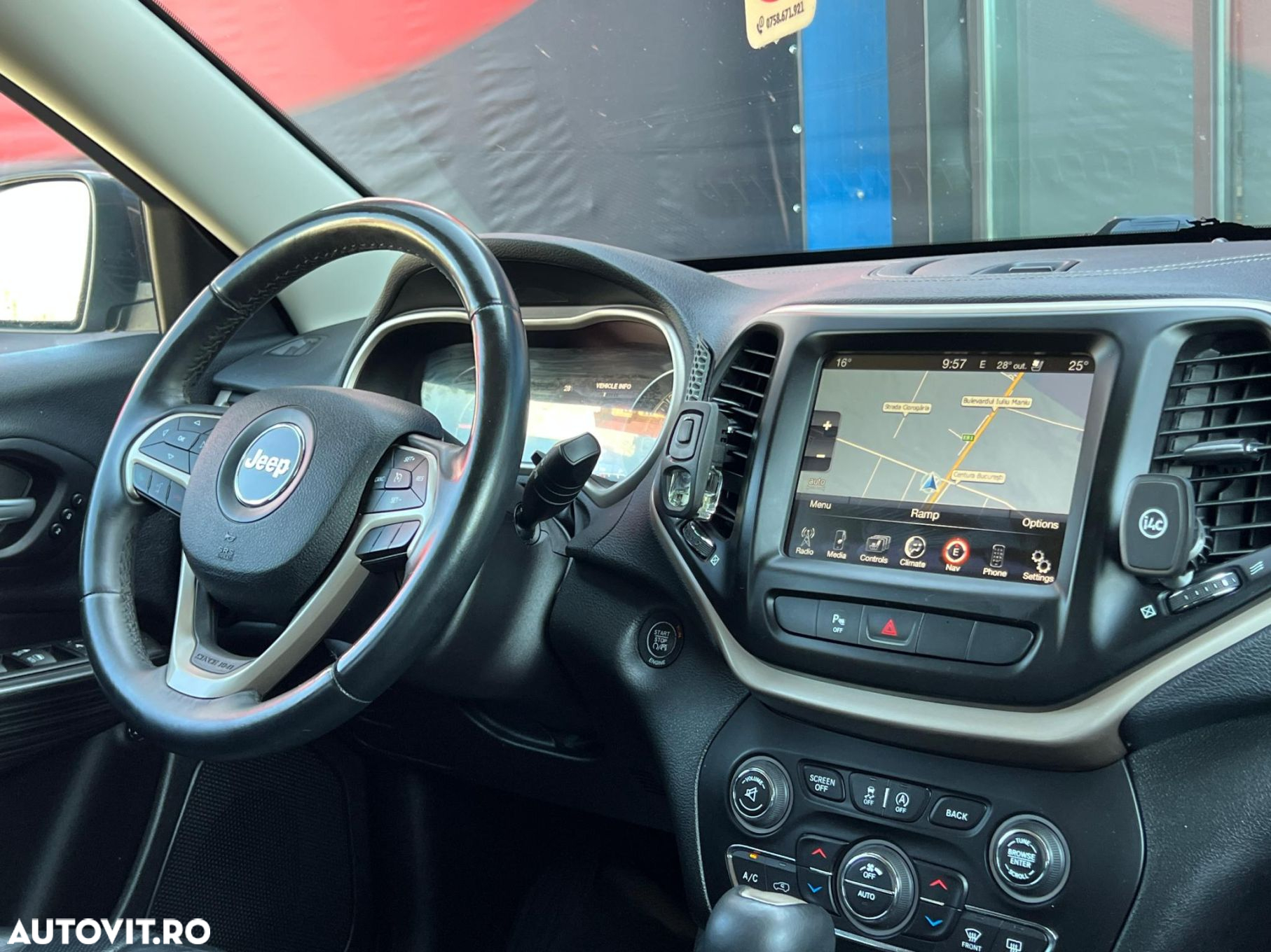 Jeep Cherokee - 10