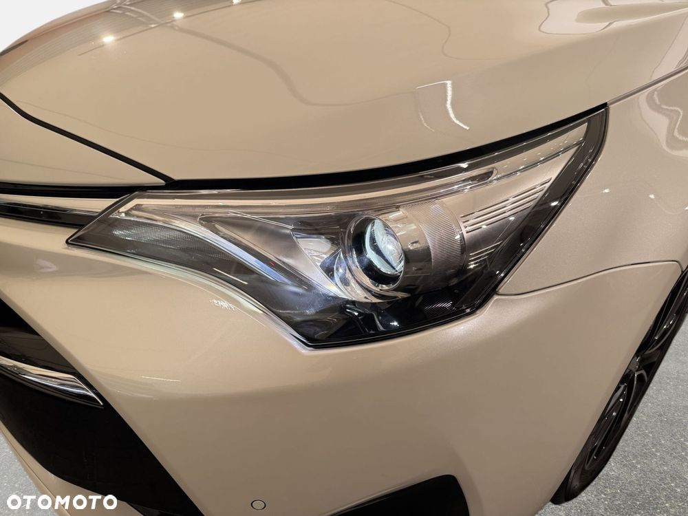 Toyota Avensis - 10