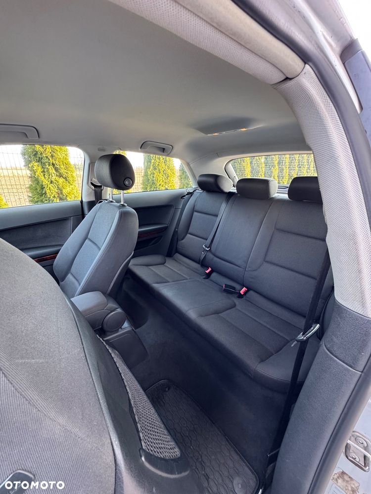 Audi A3 3-drzwiowe 1.6 FSI Ambiente - 6