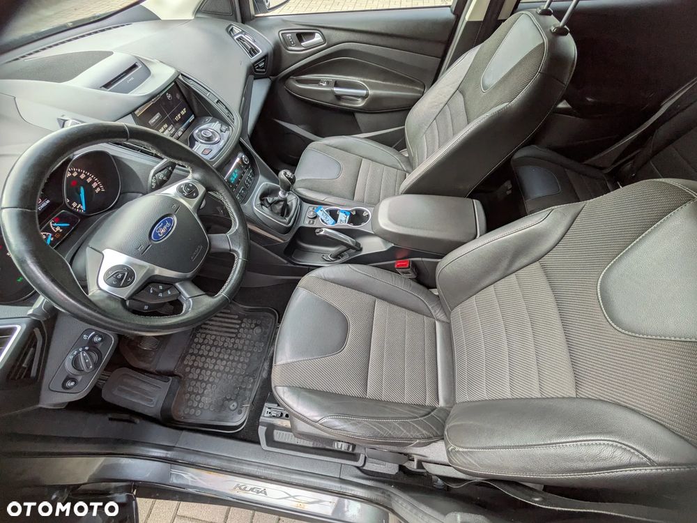 Ford Kuga 2.0 TDCi 4x4 ST-Line - 11