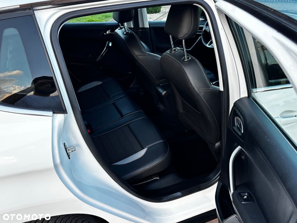 Peugeot 2008 e-HDi FAP 115 STOP & START Allure - 28