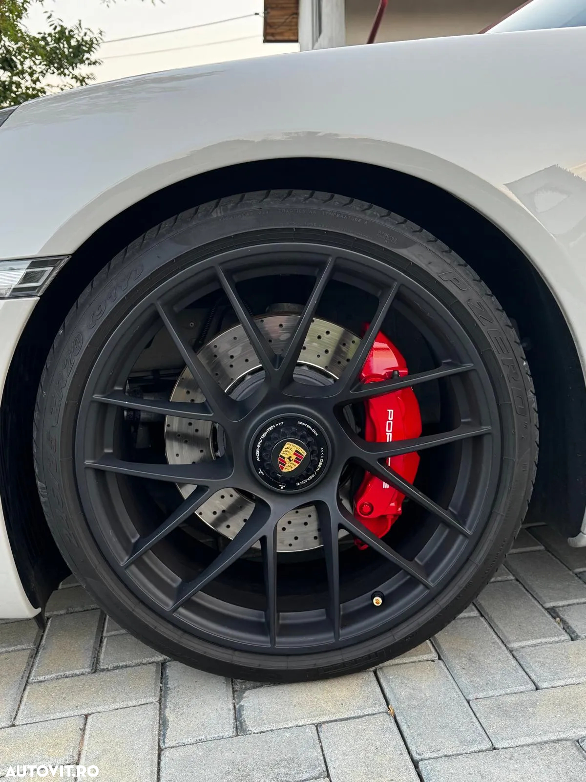 Porsche Carrera GT - 5