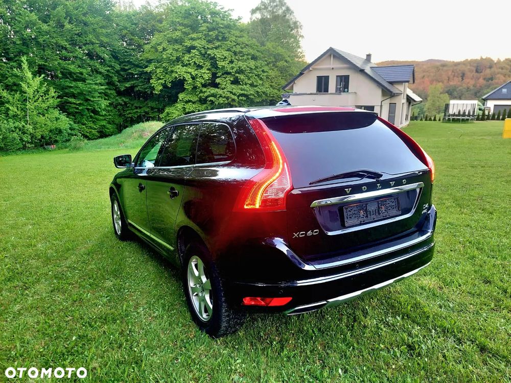 Volvo XC 60 D4 AWD Geartronic Summum - 4