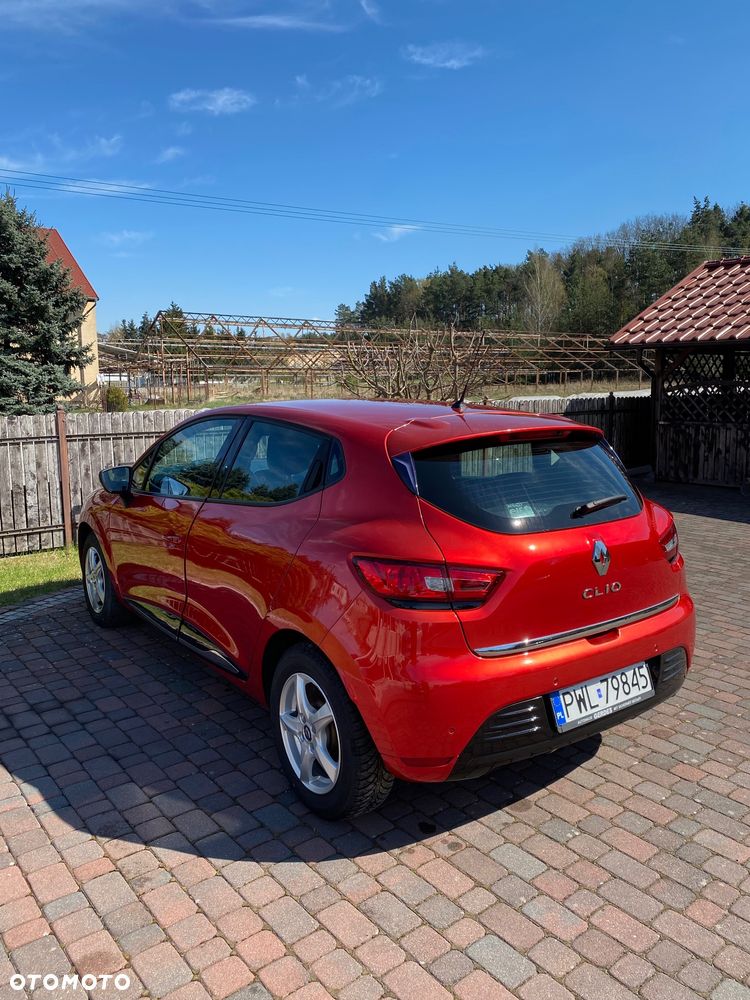 Renault Clio 1.2 16V 75 LIMITED - 10