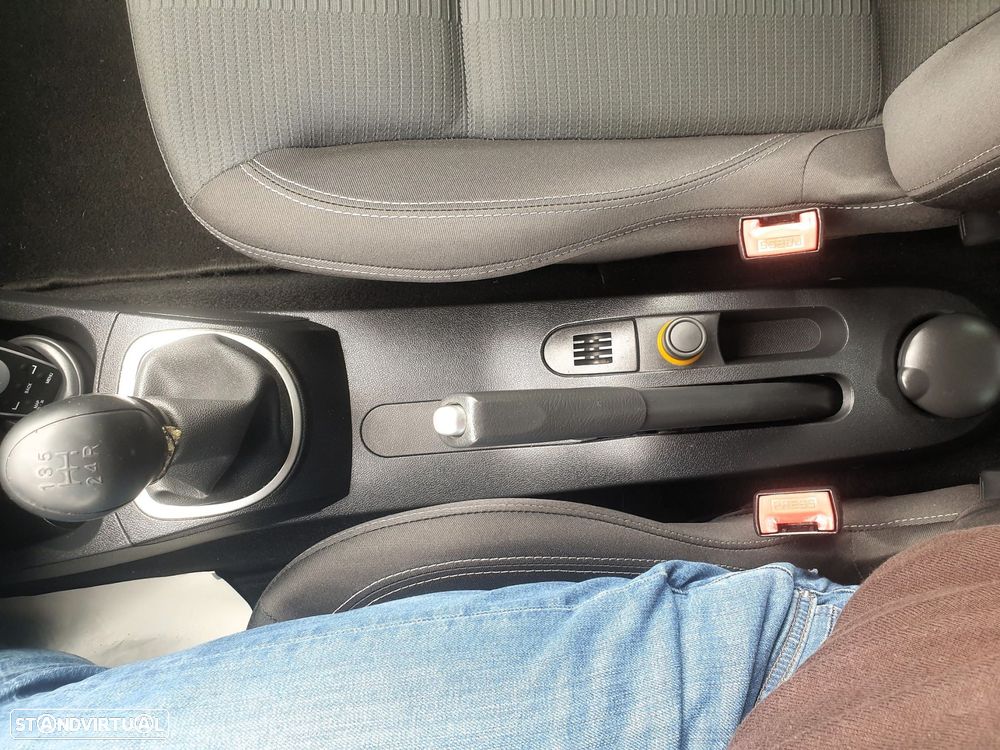 Renault Clio 1.5 dCi Dynamique S - 23