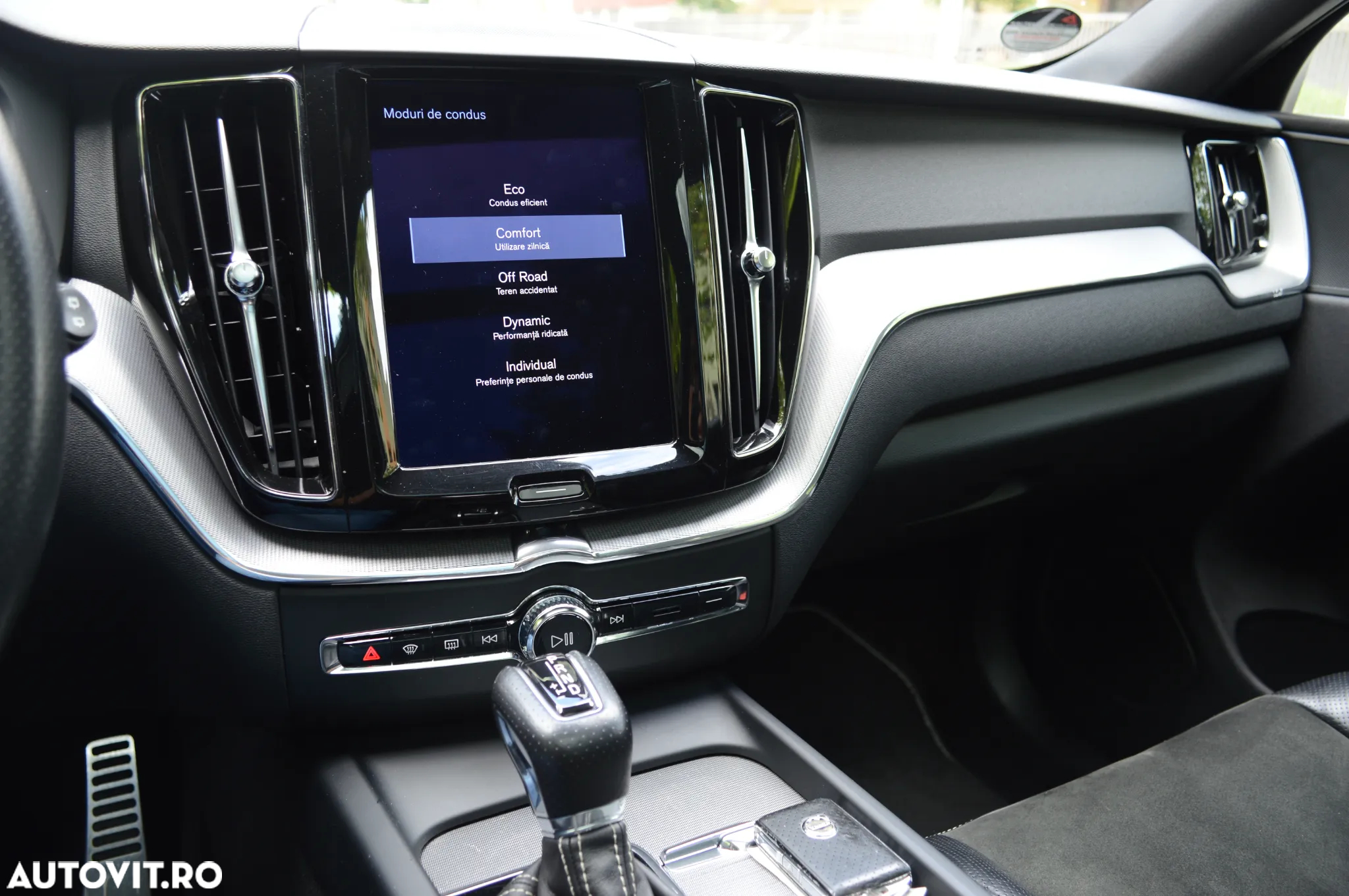 Volvo XC 60 T5 AWD Geartronic RDesign - 39