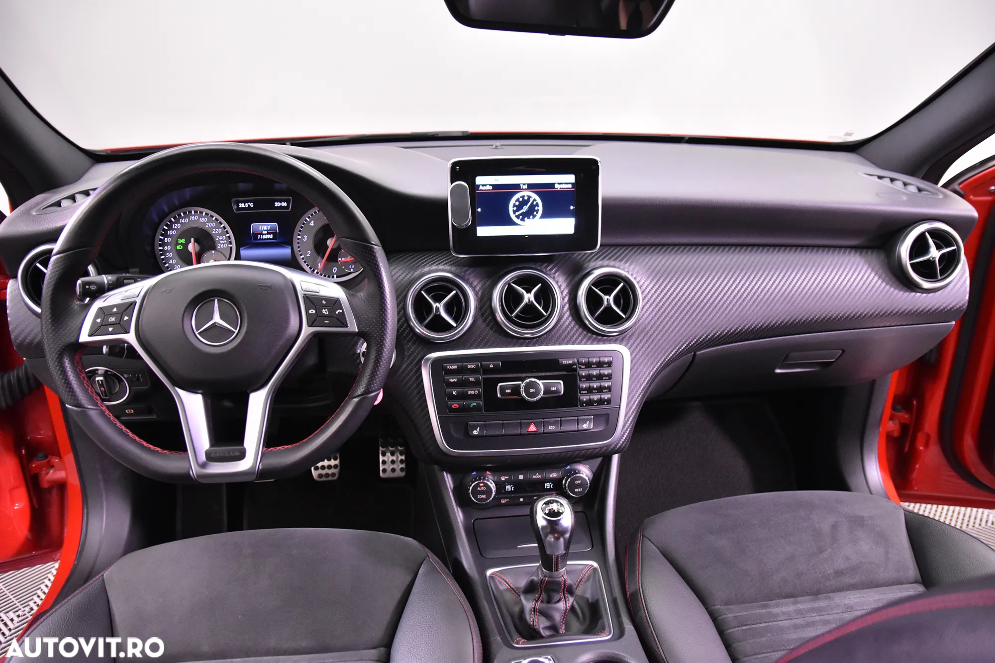 Mercedes-Benz A 180 AMG Line - 9