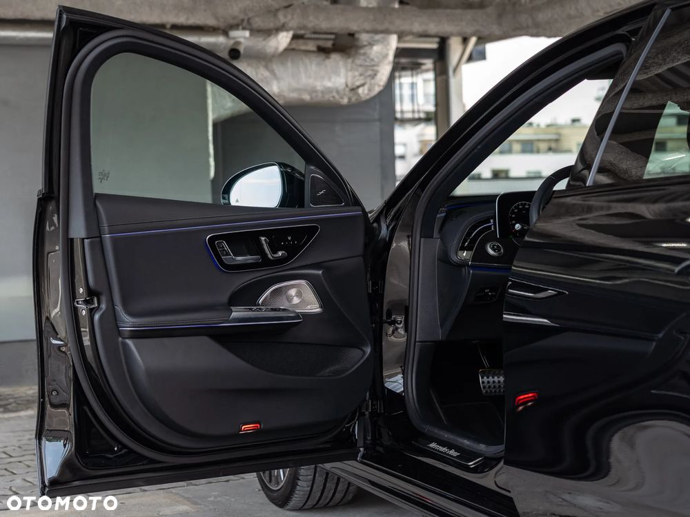 Mercedes-Benz Klasa E 300de 4Matic 9G-TRONIC AMG Line NIGHT Edition - 19