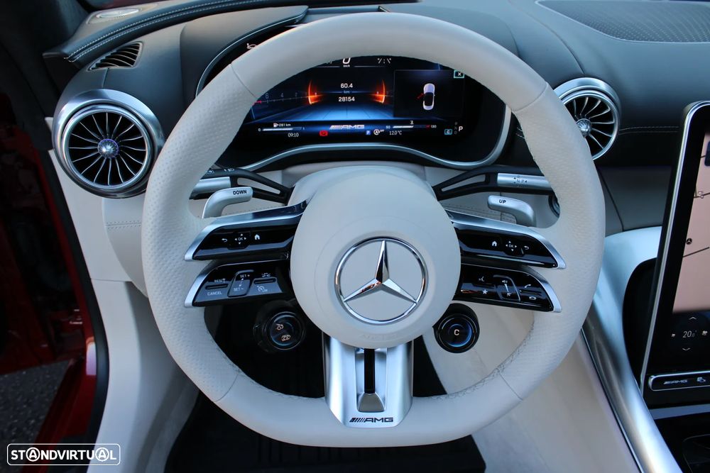 Mercedes-Benz SL 63 AMG 4Matic+ - 32