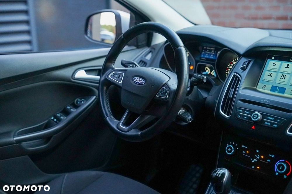 Ford Focus 1.6 Trend - 8