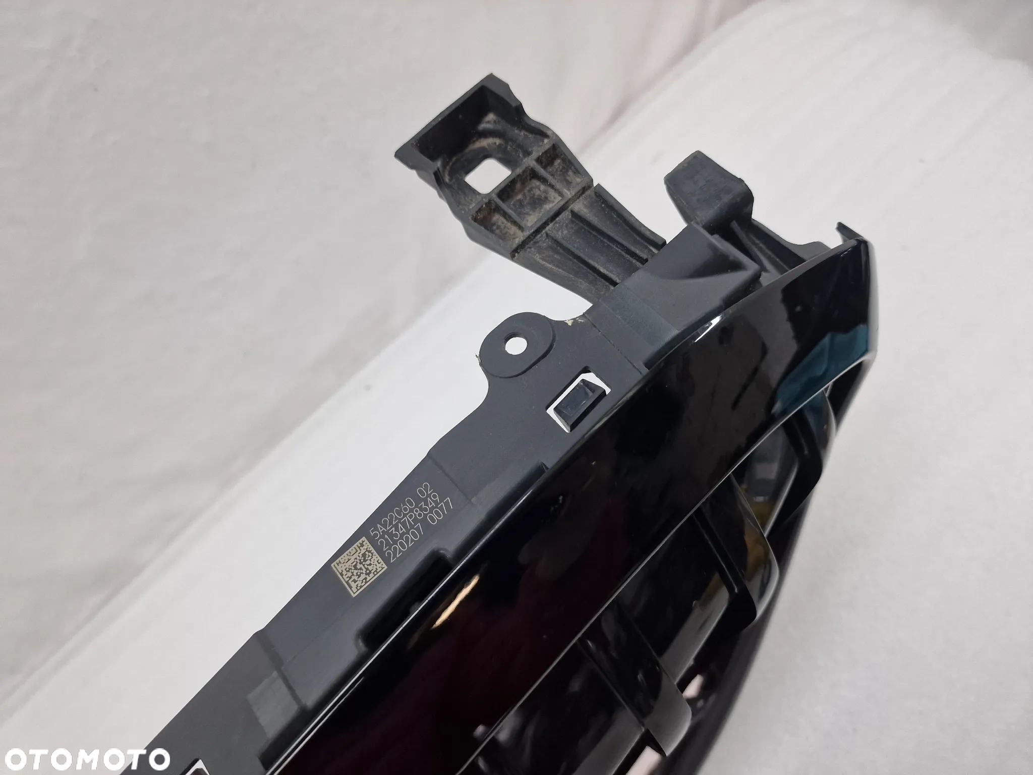 BMW G20 / G21 / G28 ATRAPA / GRILL ZDERZAKA PRZEDNIEGO PRZÓD + ŻALUZJA CZARNA W POŁYSKU , NR 187156-10 18715610 / 5A22C60 , NR AUKCJI GL703 - 20