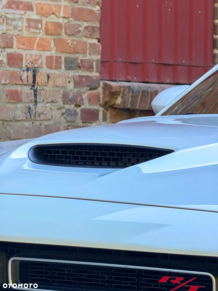 Dodge Challenger 5.7 R/T - 18