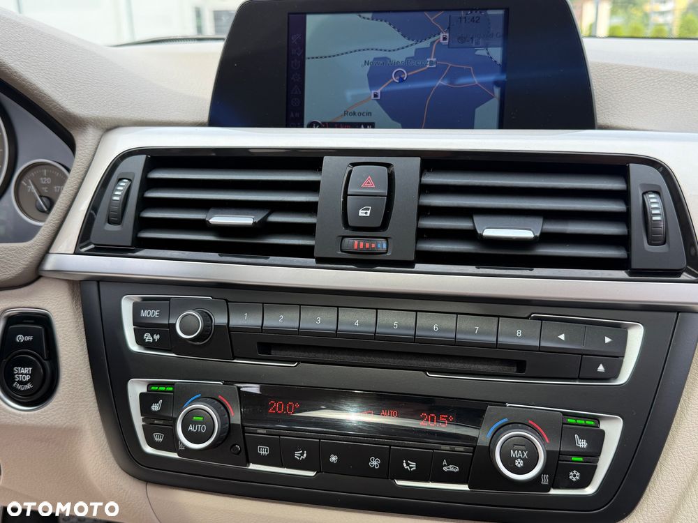 BMW Seria 3 320i Modern Line - 31