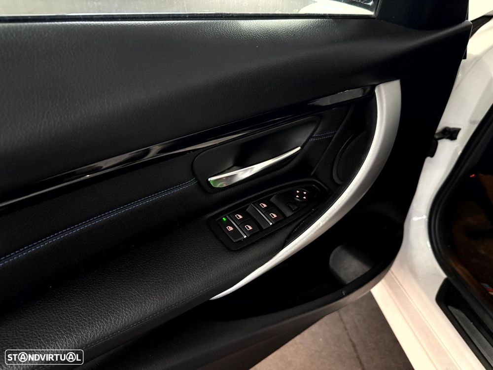 BMW 318 i Pack M Auto - 28