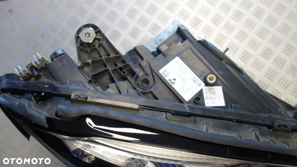 LAMPA PRZÓD PRAWA MERCEDES W205 A2059061606 FULL - 4