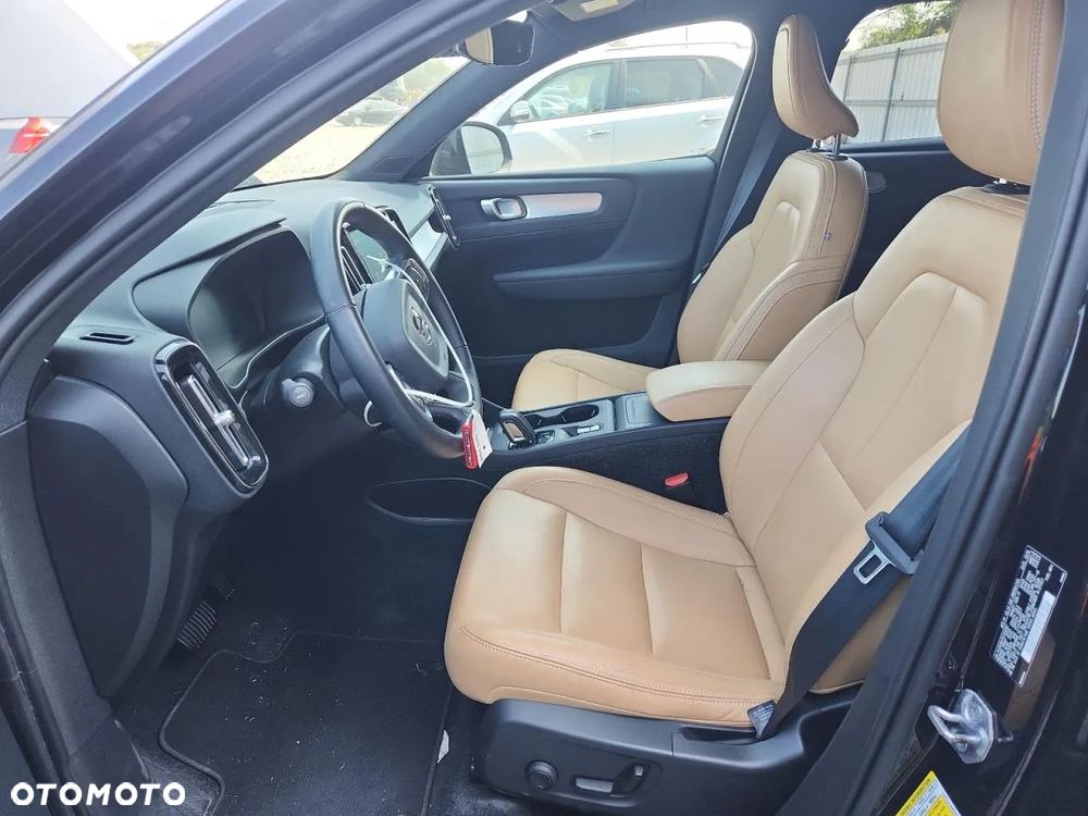 Volvo XC 40 T5 AWD Momentum - 8