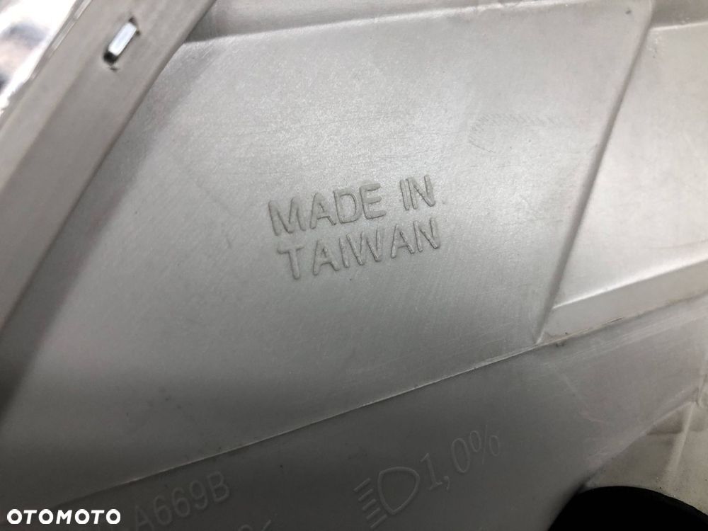 Skoda Octavia II 1Z 2004-2008 Reflektor / Lampa przednia prawa Ksenon - 8