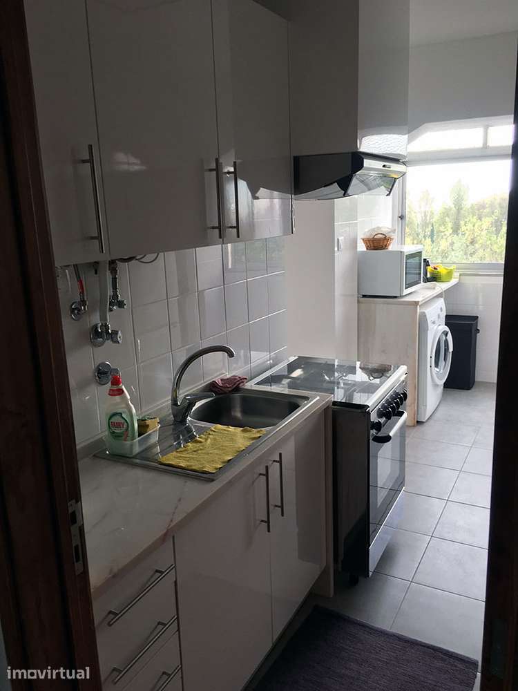 Quarto para arrendar perto do ISEL e RTP - Grande imagem: 4/6