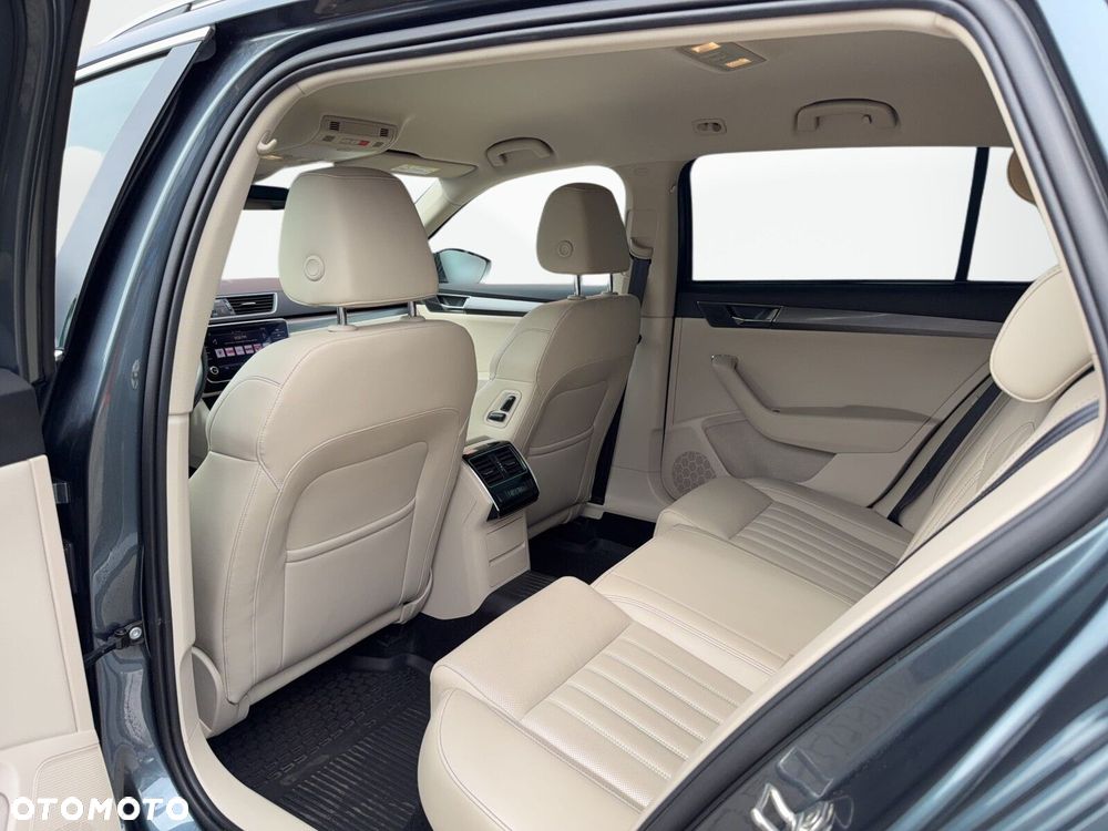 Skoda Superb 2.0 TSI Style DSG - 36