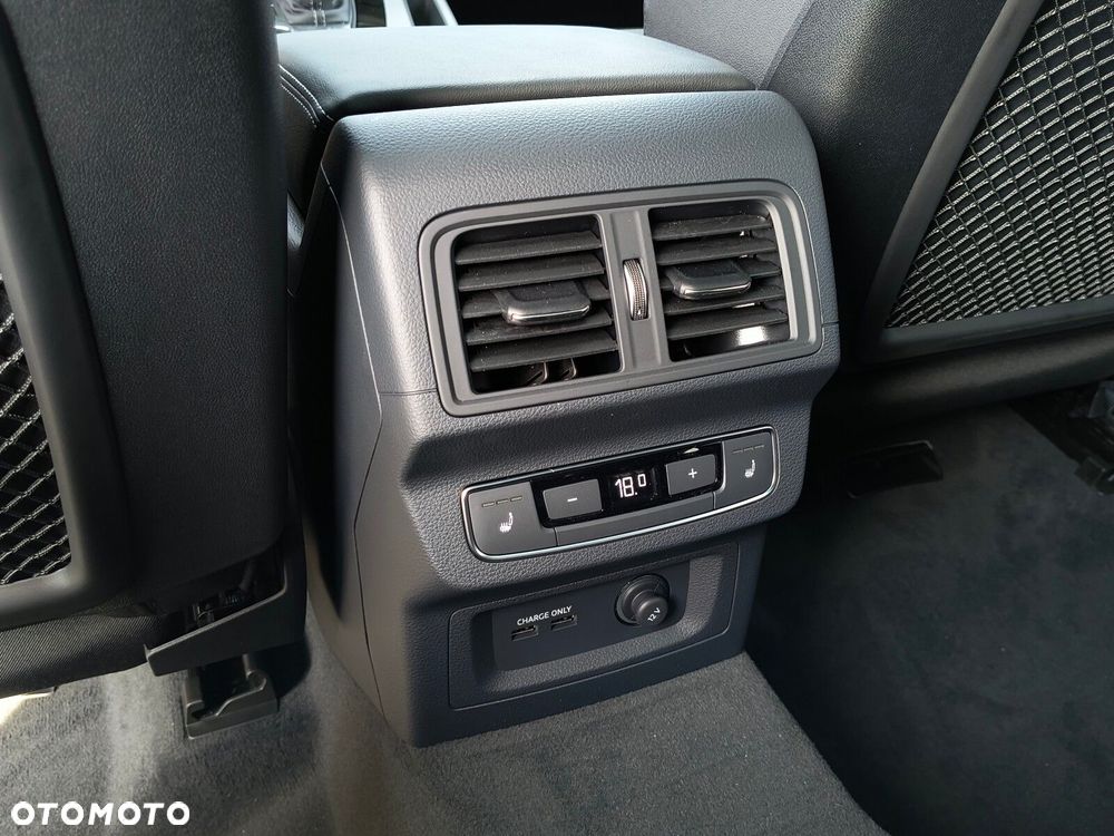 Audi Q5 Sportback 55 TFSI e Quattro S Line S tronic - 38
