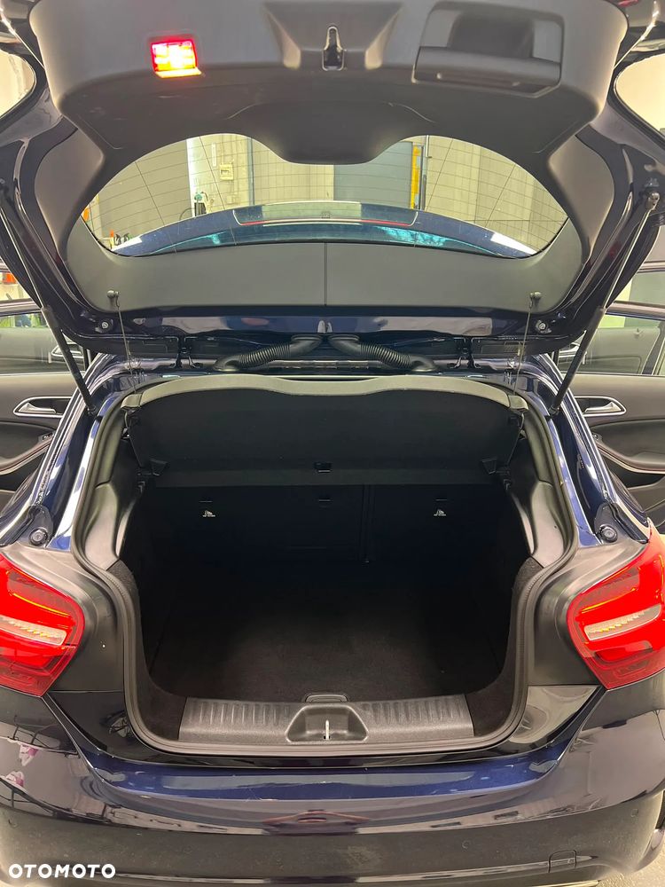 Mercedes-Benz Klasa A 180 7G-DCT AMG Line - 10