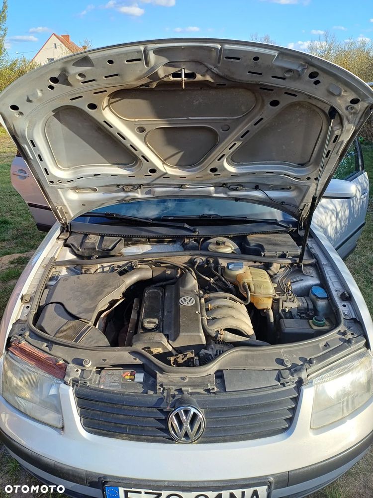 Volkswagen Passat 1.6 CL - 6