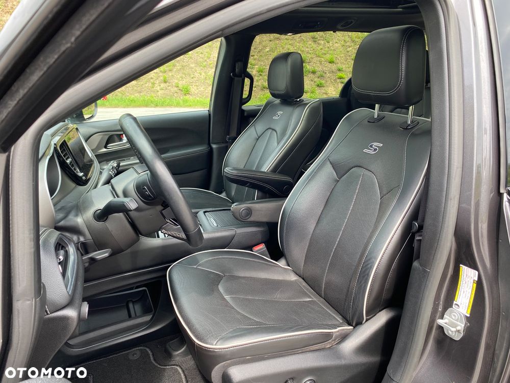 Chrysler Pacifica - 10