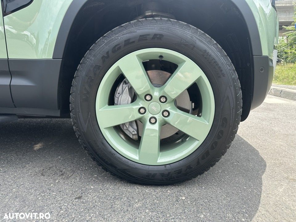 Land Rover Defender - 40