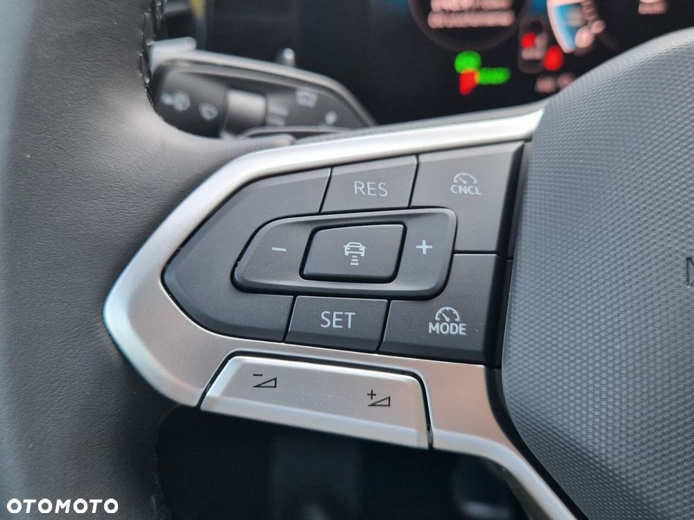 Volkswagen Passat - 28