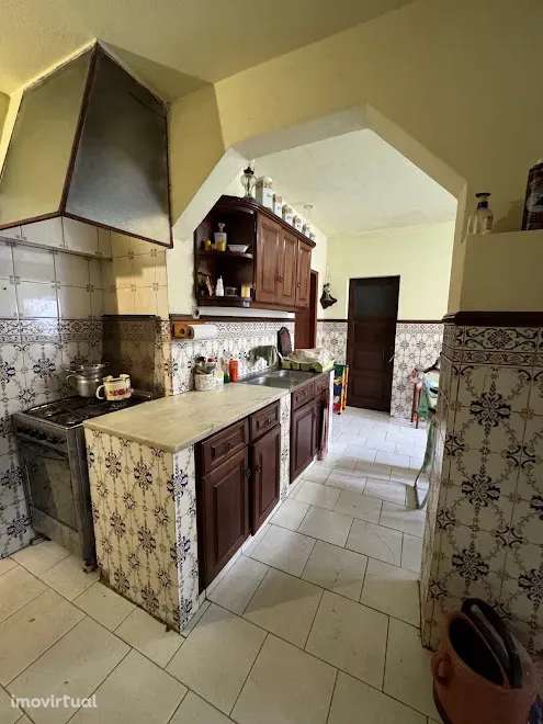 Moradia térrea com jardim e sótão amplo, no Campo, Caldas da Rainha – - Grande imagem: 5/21