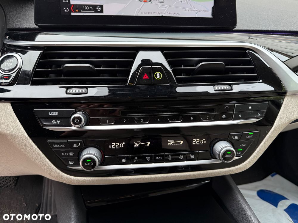BMW Seria 5 520d Sport Line sport - 26