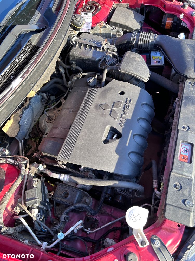 Mitsubishi Outlander - 23