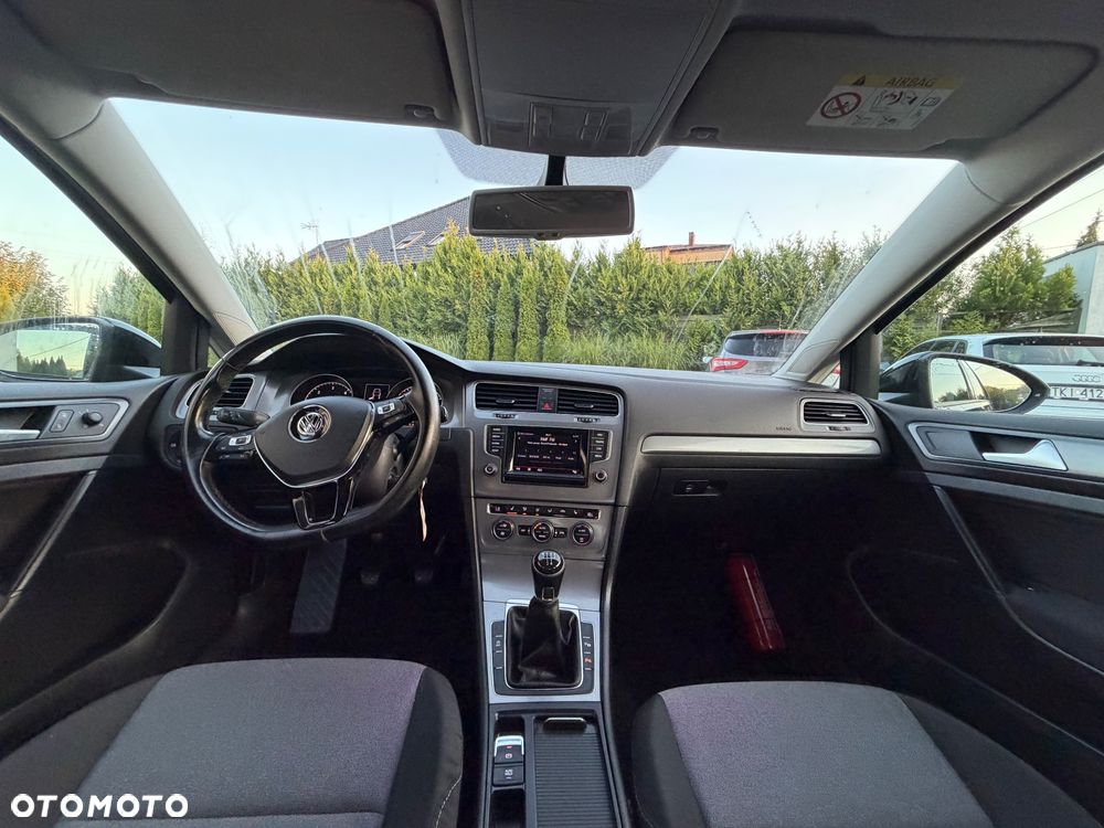 Volkswagen Golf - 11