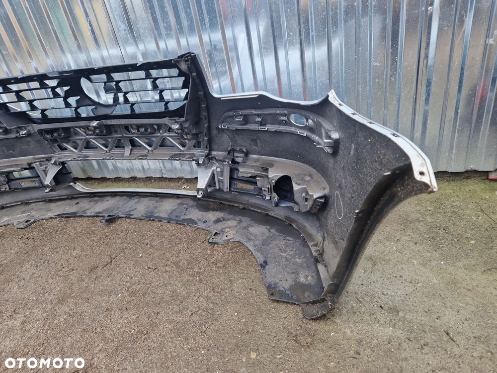 VW Touran 1T0 Lift Zderzak przód BEZ DZIUR - 9