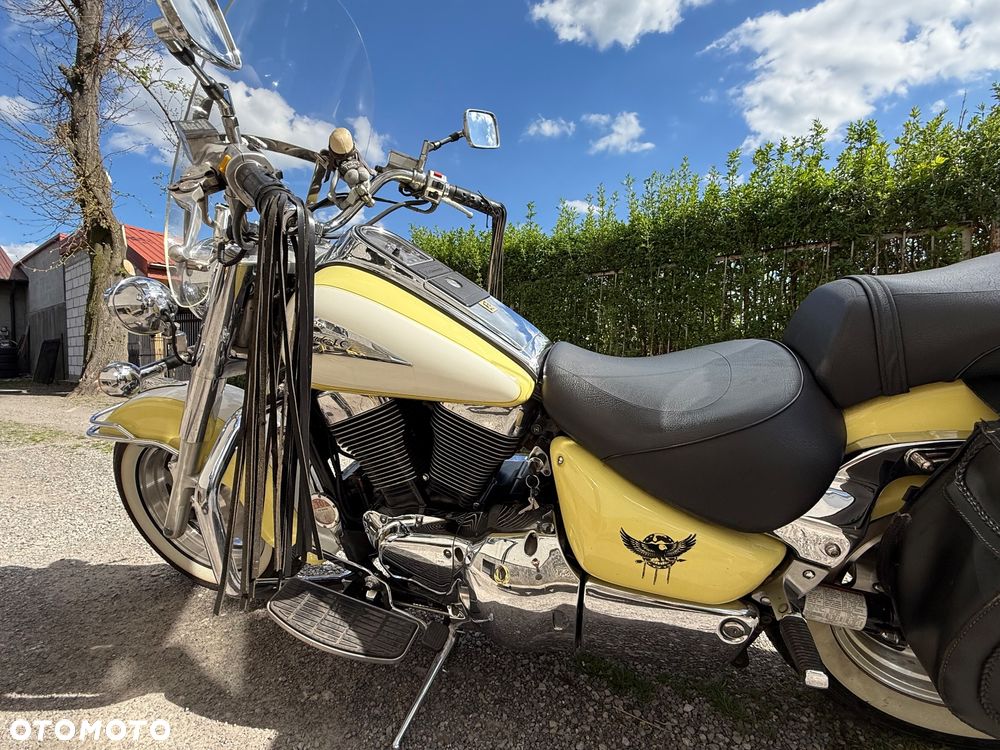 Suzuki Intruder - 8