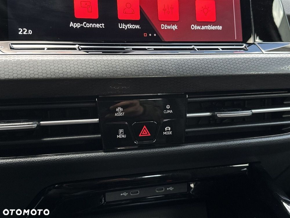 Volkswagen Golf - 22