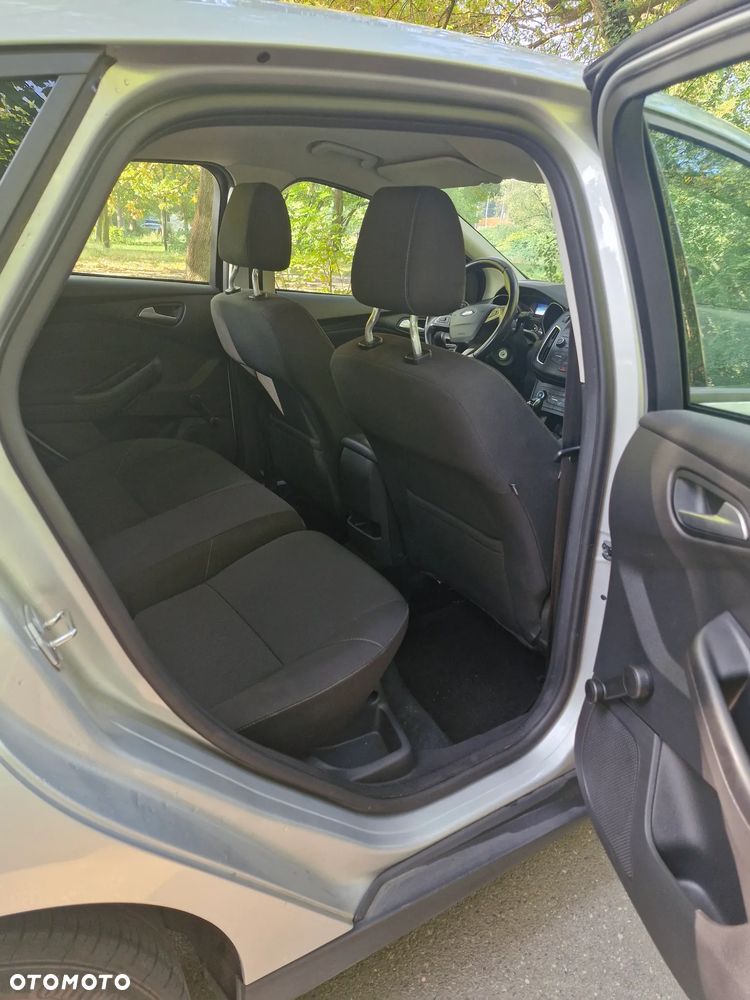 Ford Focus 1.6 Trend - 16