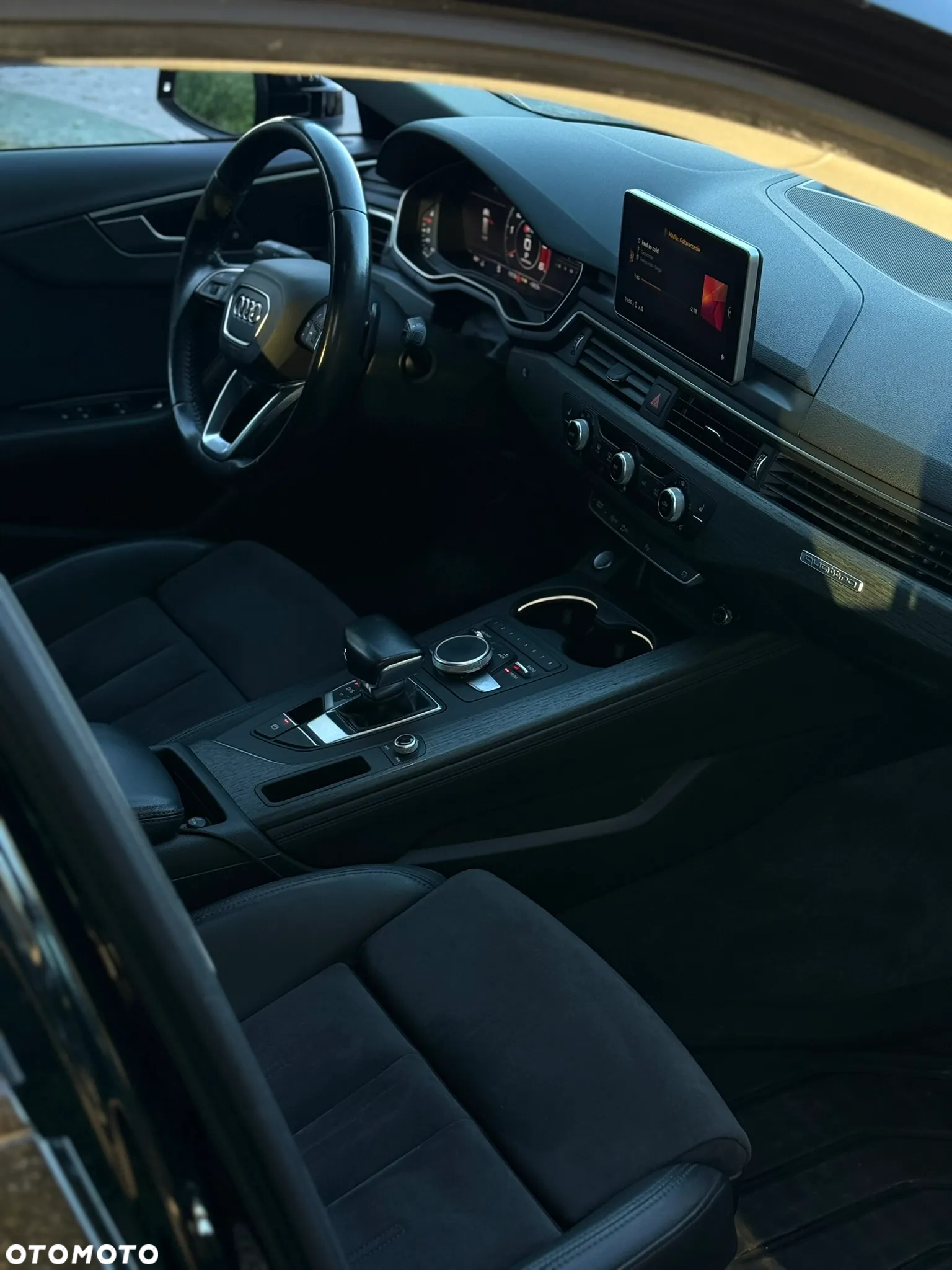 Audi A4 2.0 TDI Quattro Design S tronic - 25