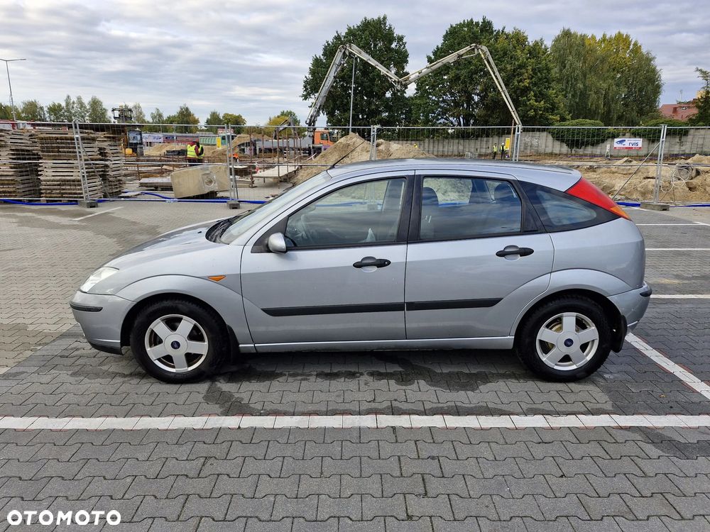 Ford Focus 1.6 Ghia - 1