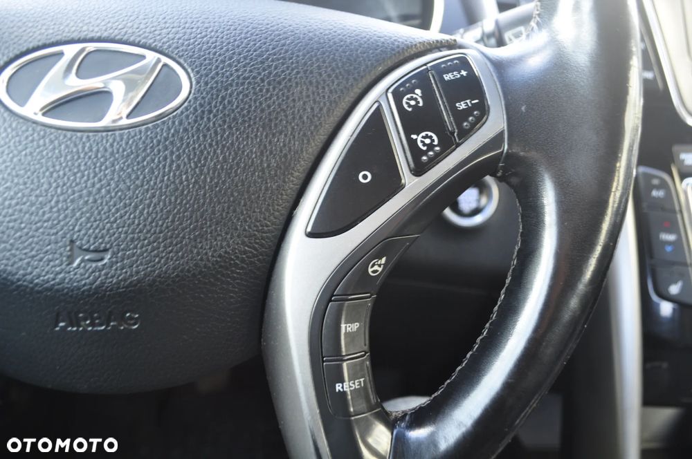 Hyundai i30 blue 1.6 CRDi YES Gold - 15